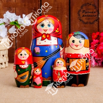 Матрёшка «Семейка», красный платок, 5 кукольная, 17 см
