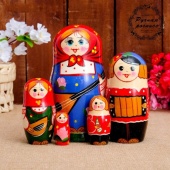 Матрёшка «Семейка», красный платок, 5 кукольная, 17 см